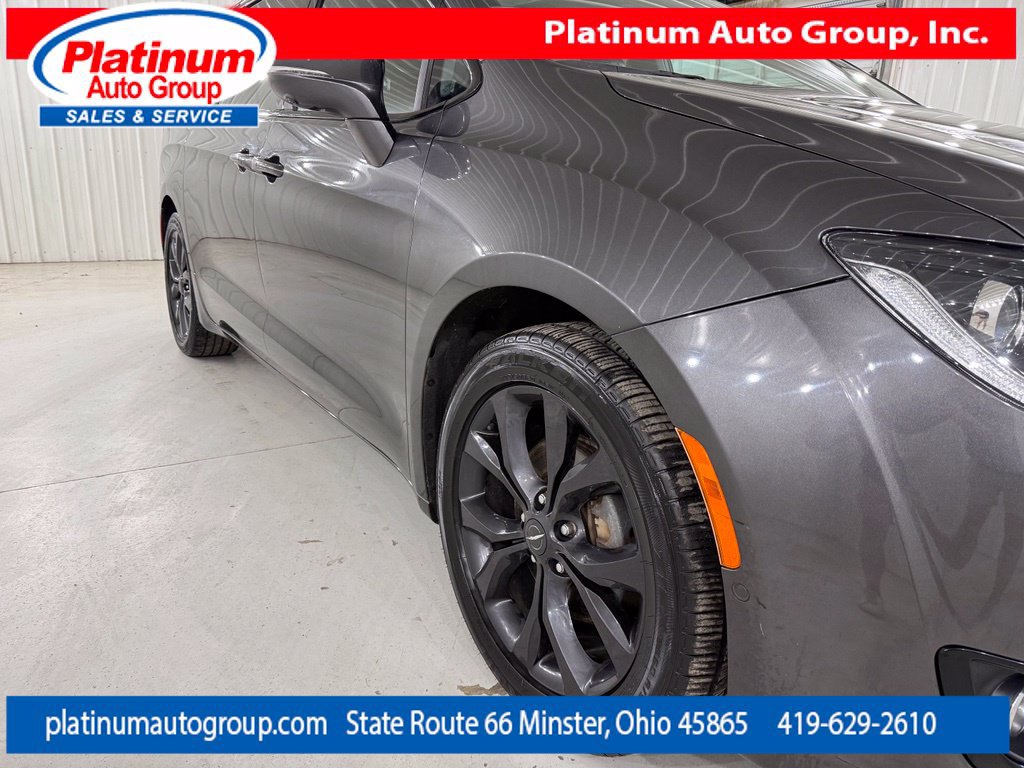 Used 2019 Chrysler Pacifica Limited w/ Advanced Safetytec Group FWD image 51