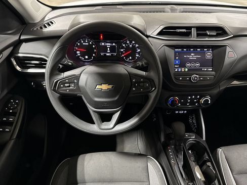 Used 2021 Chevrolet TrailBlazer LT FWD image 11