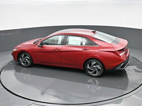 Used 2024 Hyundai Elantra SEL w/ Convenience Package image 23
