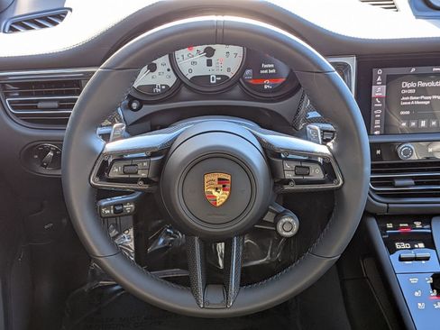 New 2026 Porsche Macan GTS image 15