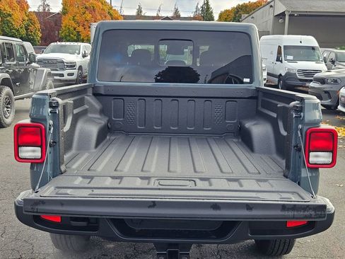 New 2025 Jeep Gladiator Sport AWD/4WD image 10