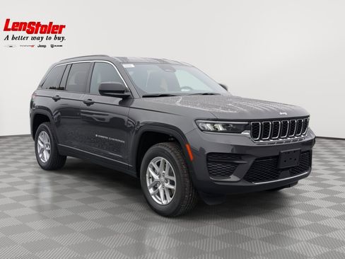 New 2025 Jeep Grand Cherokee Laredo X w/ Luxury Tech Group I image 4