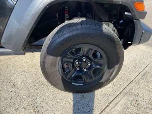 Used 2021 Jeep Gladiator Sport w/ Auxiliary Switch Group image 13