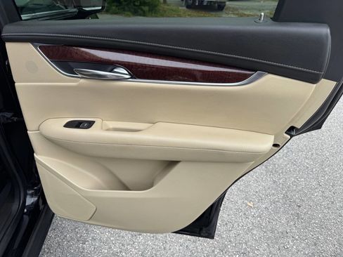 Used 2017 Cadillac XT5 Luxury w/ Driver Awareness Package image 46