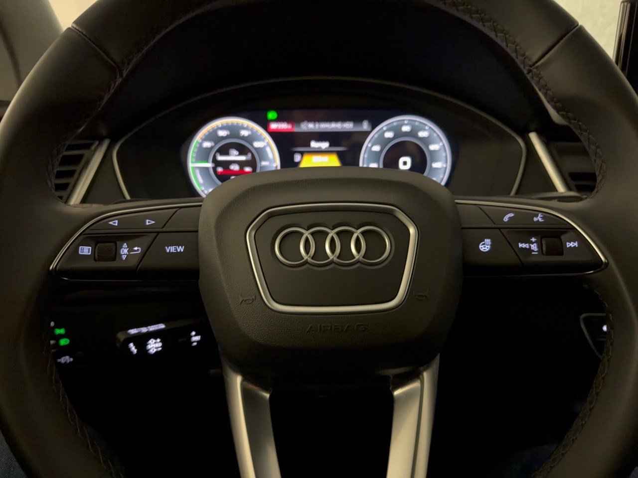 Used 2025 Audi Q5 e Premium AWD/4WD image 10