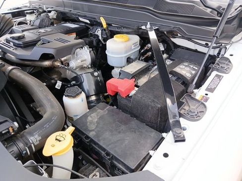 Used 2024 RAM 3500 Tradesman w/ Chrome Appearance Group image 24