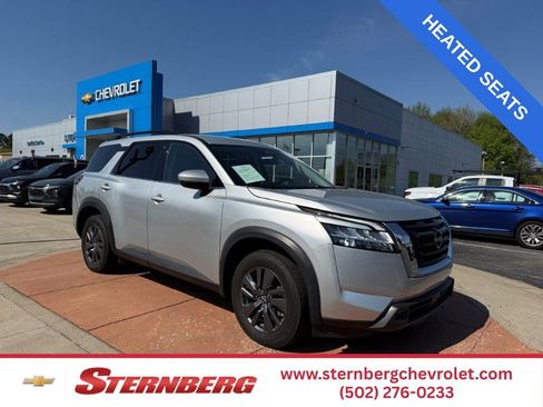 Used 2022 Nissan Pathfinder SV FWD image 1