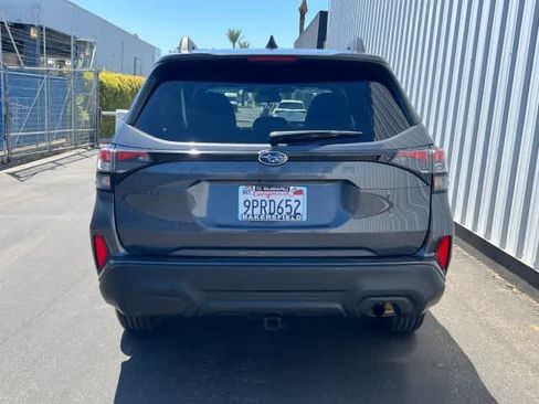 Used 2025 Subaru Forester Premium AWD/4WD image 5