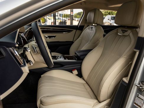 Used 2026 Bentley Flying Spur Plug-In Hybrid AWD/4WD image 27