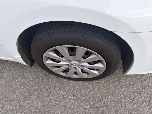 Used 2017 Nissan Sentra S FWD image 3