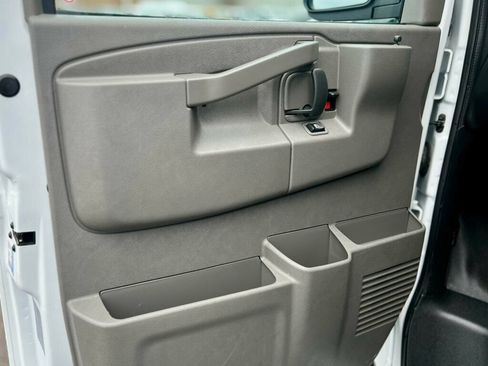 Used 2024 GMC Savana 2500 w/ Driver Convenience Package RWD image 12
