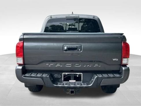 Used 2017 Toyota Tacoma TRD Sport w/ Tow Package (A/T) AWD/4WD image 5