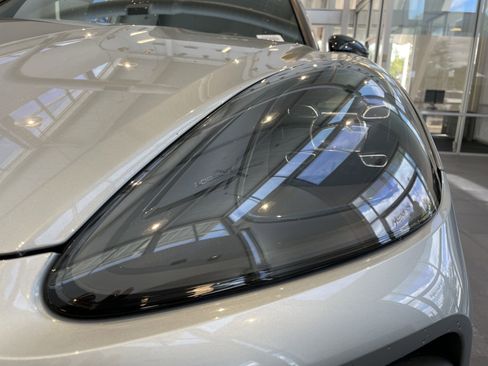 Used 2022 Porsche Cayenne E-Hybrid image 5