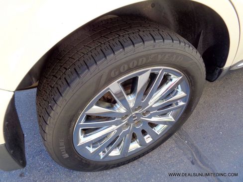 Used 2015 Lincoln MKX AWD w/ Equipment Group 102A image 6