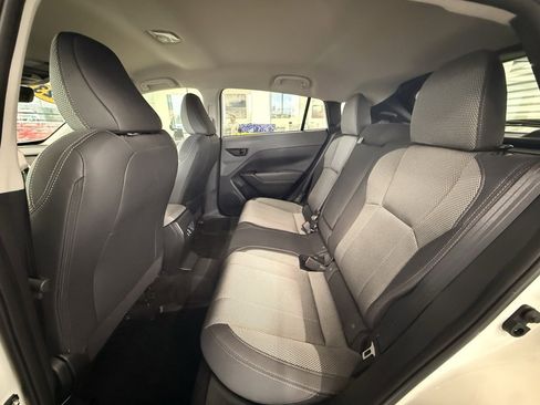 Used 2024 Subaru Crosstrek 2.0i Premium w/ Popular Package #4 image 16