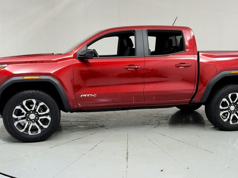 Certified 2024 GMC Canyon AT4 w/ AT4 Premium Package AWD/4WD image 2
