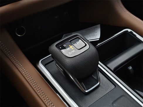 New 2025 Nissan Pathfinder Platinum image 24