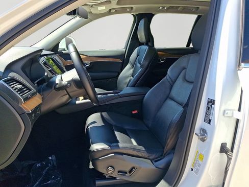Used 2021 Volvo XC90 T6 Momentum AWD/4WD image 14