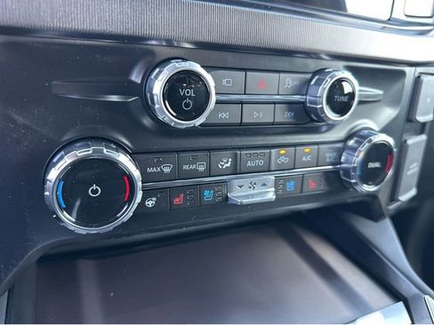 New 2026 Ford F250 Platinum w/ Tremor Off-Road Package image 29