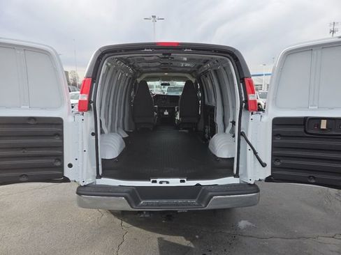 New 2026 GMC Savana 2500 Work Van w/ Driver Convenience Package RWD image 23