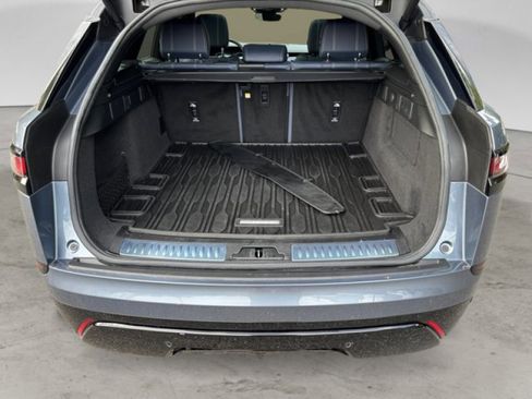 Certified 2022 Land Rover Range Rover Velar R-Dynamic S image 19