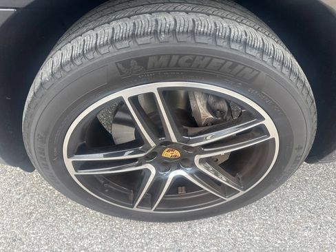 Used 2021 Porsche Macan AWD/4WD image 9