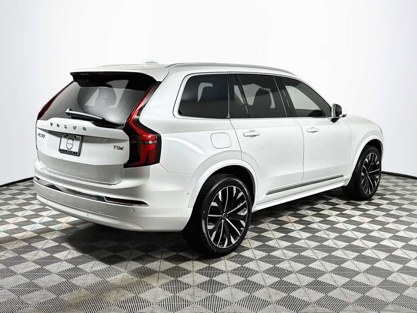New 2026 Volvo XC90 T8 Plus w/ Protection Package Premier AWD/4WD image 7