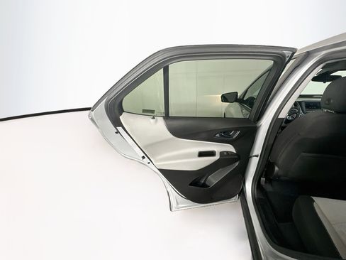 Used 2021 Chevrolet Equinox LS w/ LS Convenience Package FWD image 24