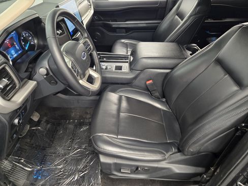 Certified 2022 Ford Expedition XLT image 11