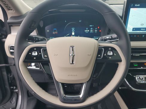 New 2026 Lincoln Corsair Premiere image 16