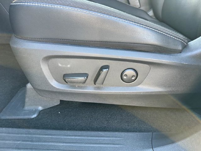 Used 2025 Nissan Pathfinder SL FWD image 18