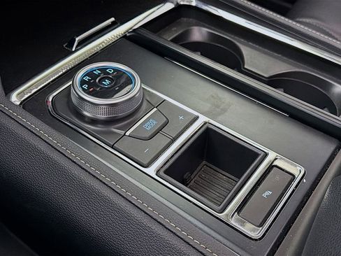 Used 2022 Ford Expedition XLT image 21