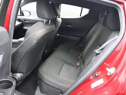 Used 2019 Toyota C-HR LE FWD image 13
