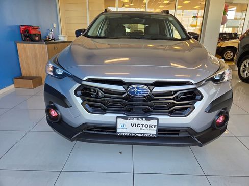 Used 2024 Subaru Crosstrek 2.0i Premium w/ Crosstrek Mirror Package AWD/4WD image 2