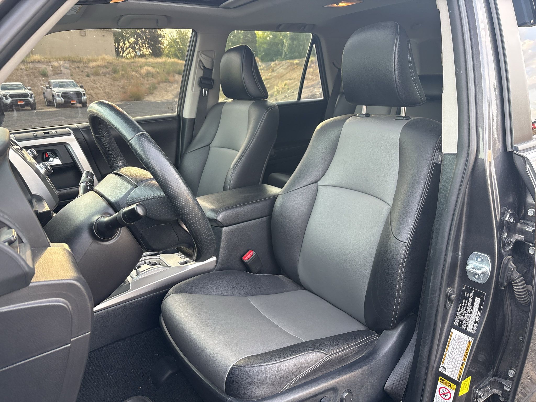 Used 2015 Toyota 4Runner SR5 Premium AWD/4WD image 2
