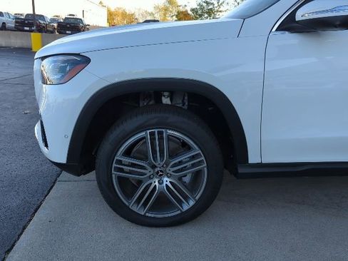 New 2025 Mercedes-Benz GLS 450 4MATIC image 2