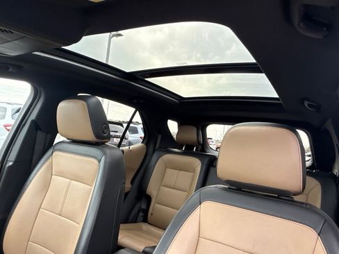 Used 2023 Chevrolet Equinox Premier image 21