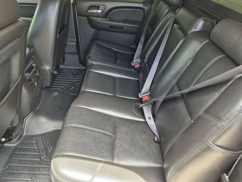 Used 2011 Chevrolet Avalanche LT w/ Suspension Package, Off-Road AWD/4WD image 21