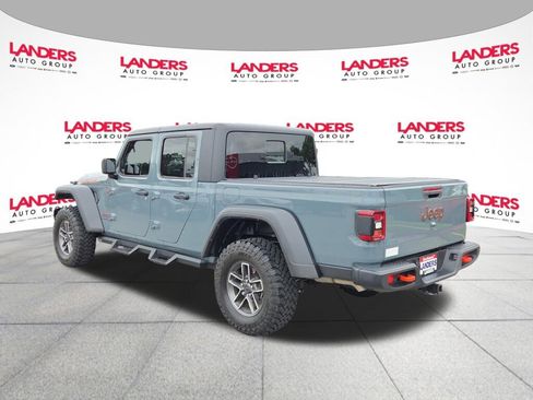 Used 2024 Jeep Gladiator Mojave w/ Technology Group AWD/4WD image 5