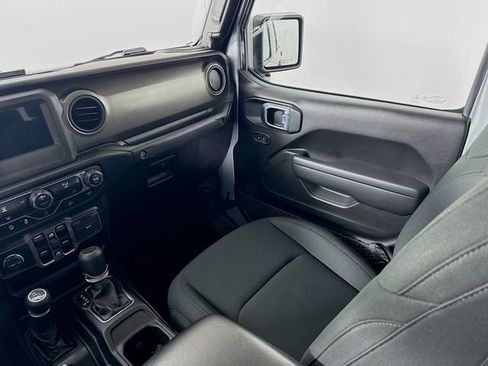 Used 2022 Jeep Gladiator Sport AWD/4WD image 21