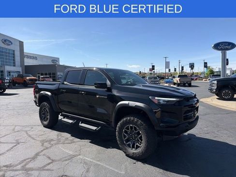 Used 2024 Chevrolet Colorado ZR2 w/ ZR2 Convenience Package III AWD/4WD image 2