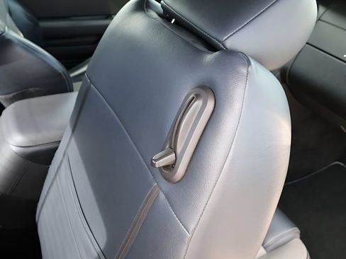 Used 2005 Ford Mustang GT RWD image 25
