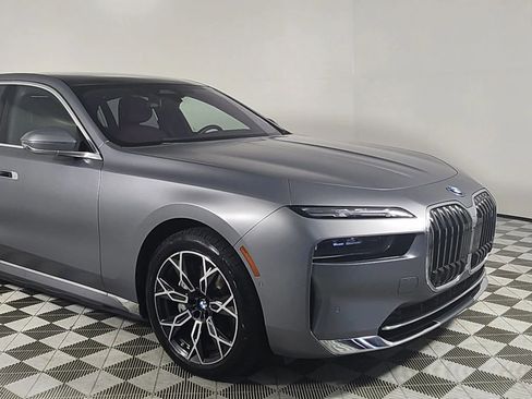 Used 2023 BMW i7 xDrive60 w/ Executive Package 2 image 1