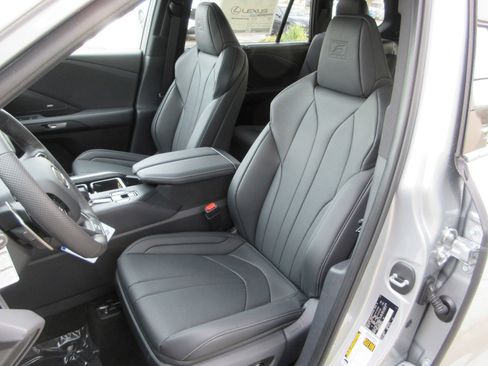 New 2025 Lexus TX 500h AWD image 30