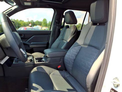 Used 2025 Toyota 4Runner TRD Off-Road Premium AWD/4WD image 16