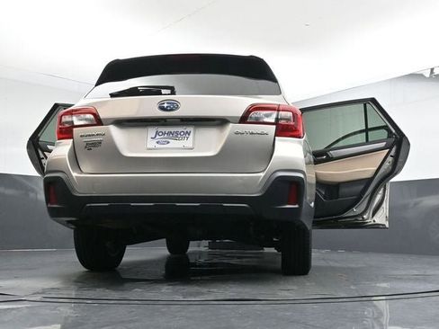 Used 2019 Subaru Outback 2.5i Premium image 39