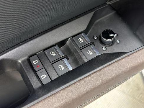 Used 2023 Audi Q4 e-tron Premium Plus w/ Premium Plus AWD/4WD image 15