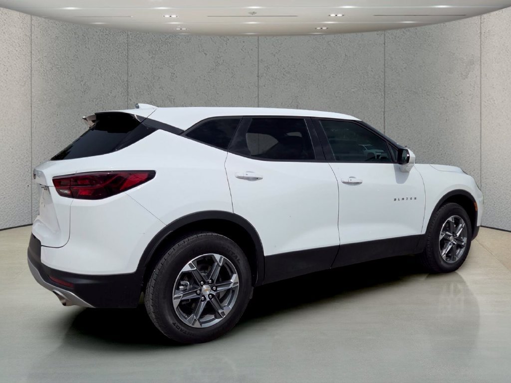 Used 2025 Chevrolet Blazer LT AWD/4WD image 5