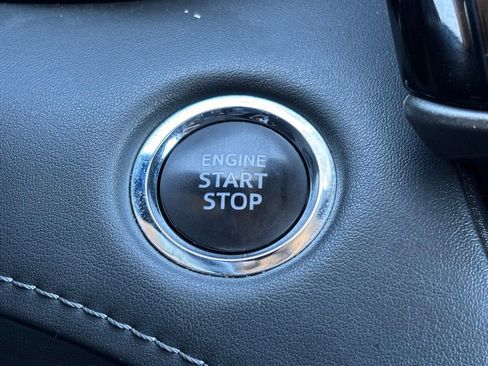 Used 2023 Toyota Highlander XLE image 26