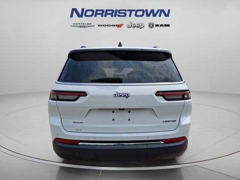 Certified 2023 Jeep Grand Cherokee L Limited w/ Luxury Tech Group II AWD/4WD image 5